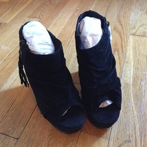 Black suede platform slingback wedges sandals 6.5